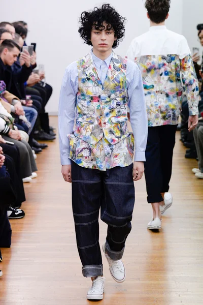 Look 10